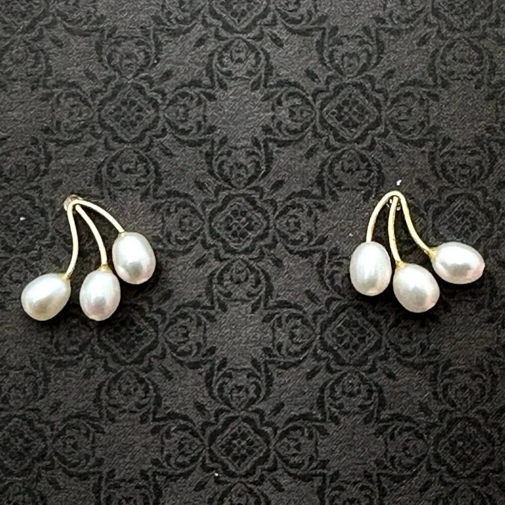 14K Yellow Gold Womens Earrings Pierced White Pearl Studs Best Gift Idea for Her